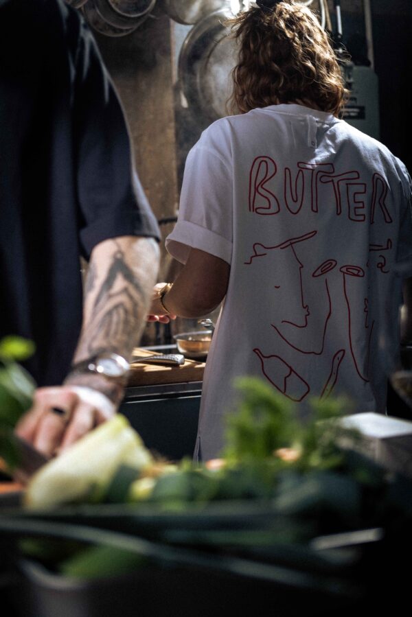 RELAXED TEE - OFFWHITE / RED SSHEPAINTS